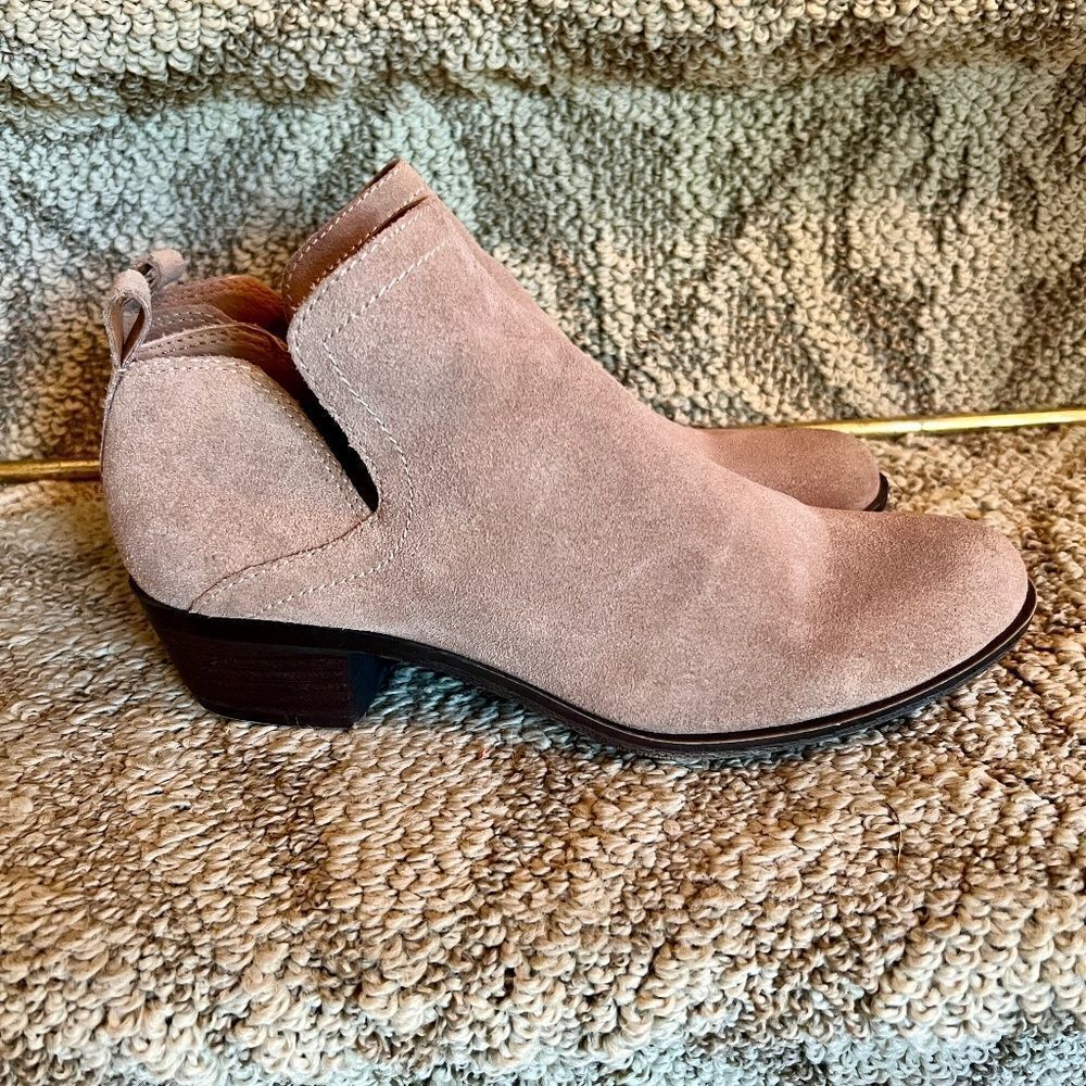 EUC Lucky Brand Bollo Tan Suede Bootie Ankle Boots Shoes Size 8 M